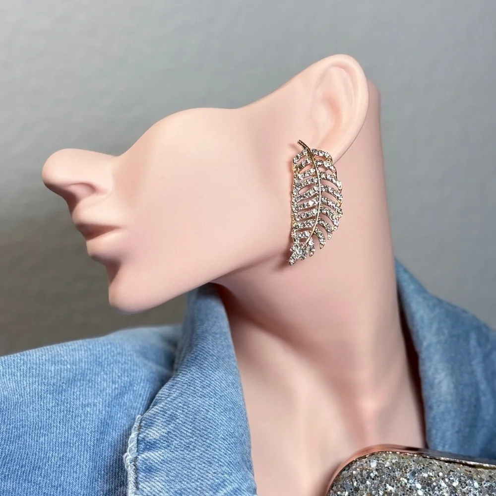 ⚜️ Elegant 18K Gold Plated Leaf Earrings with Cubic Zirconia 💎